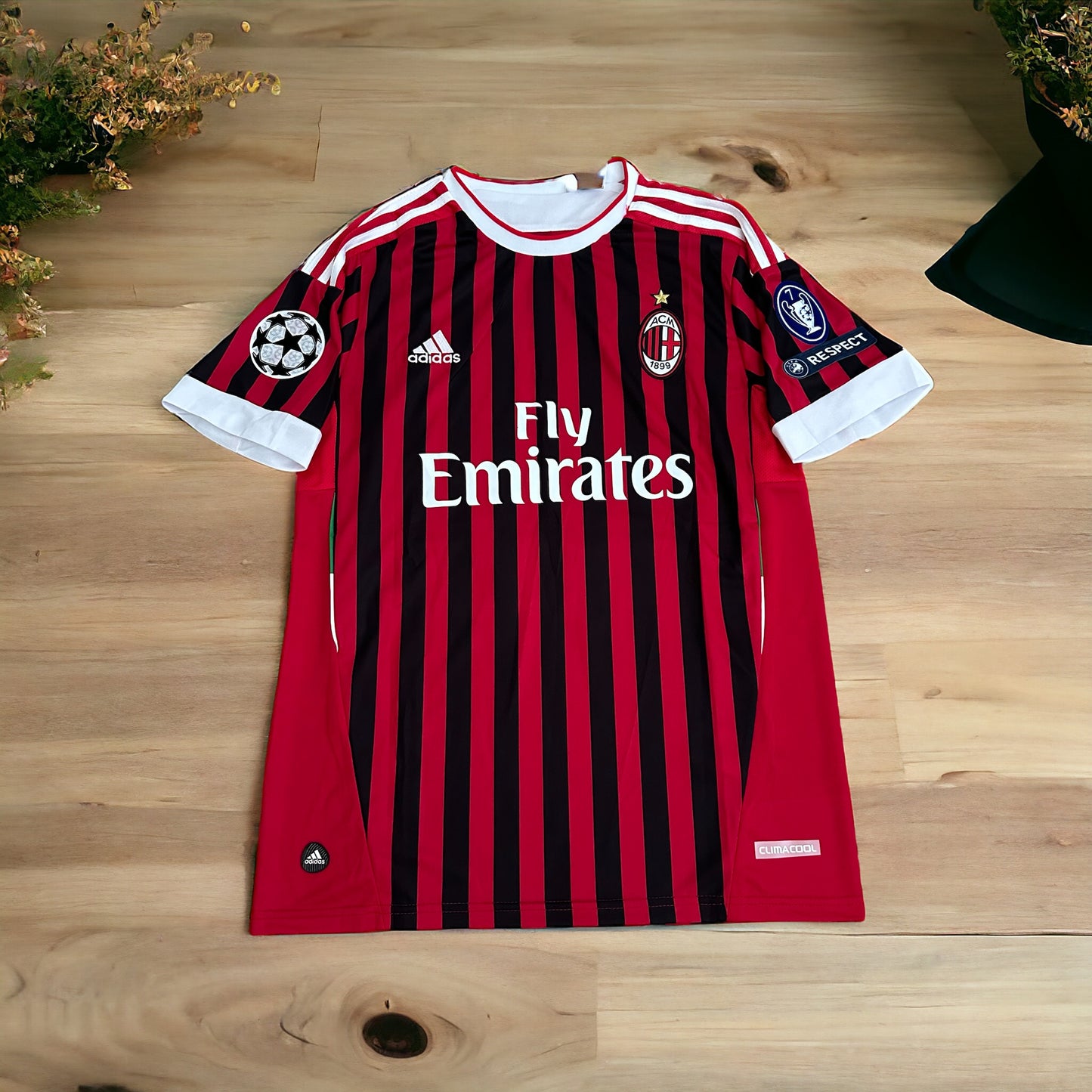 Soccer Jersey Zlatan Ibrahimovic #11 Home Red Black Milan Shirt 10/11 Men Size