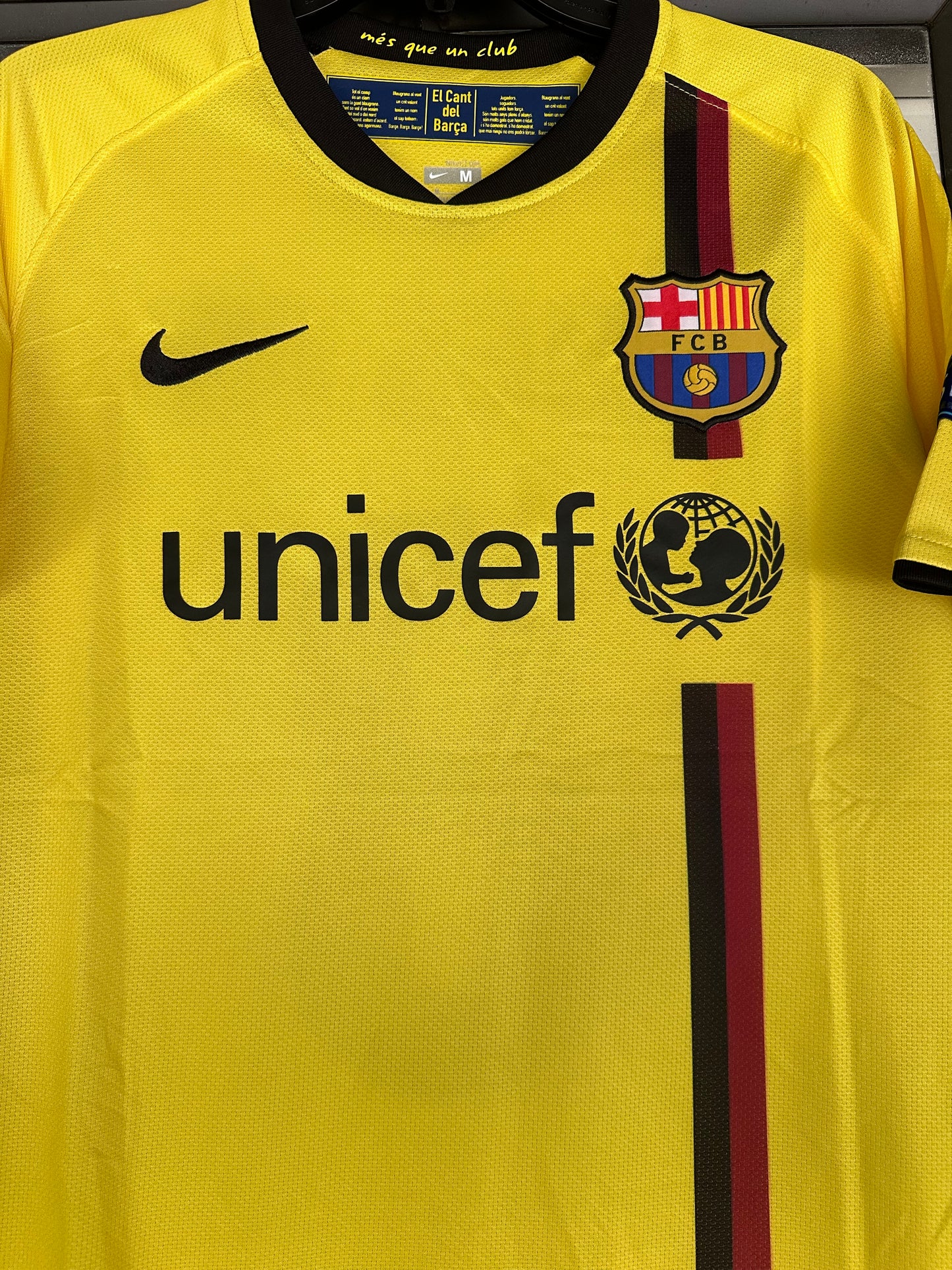 Barcelona 2009 Away Andres Iniesta #8 Soccer Jersey Men Size