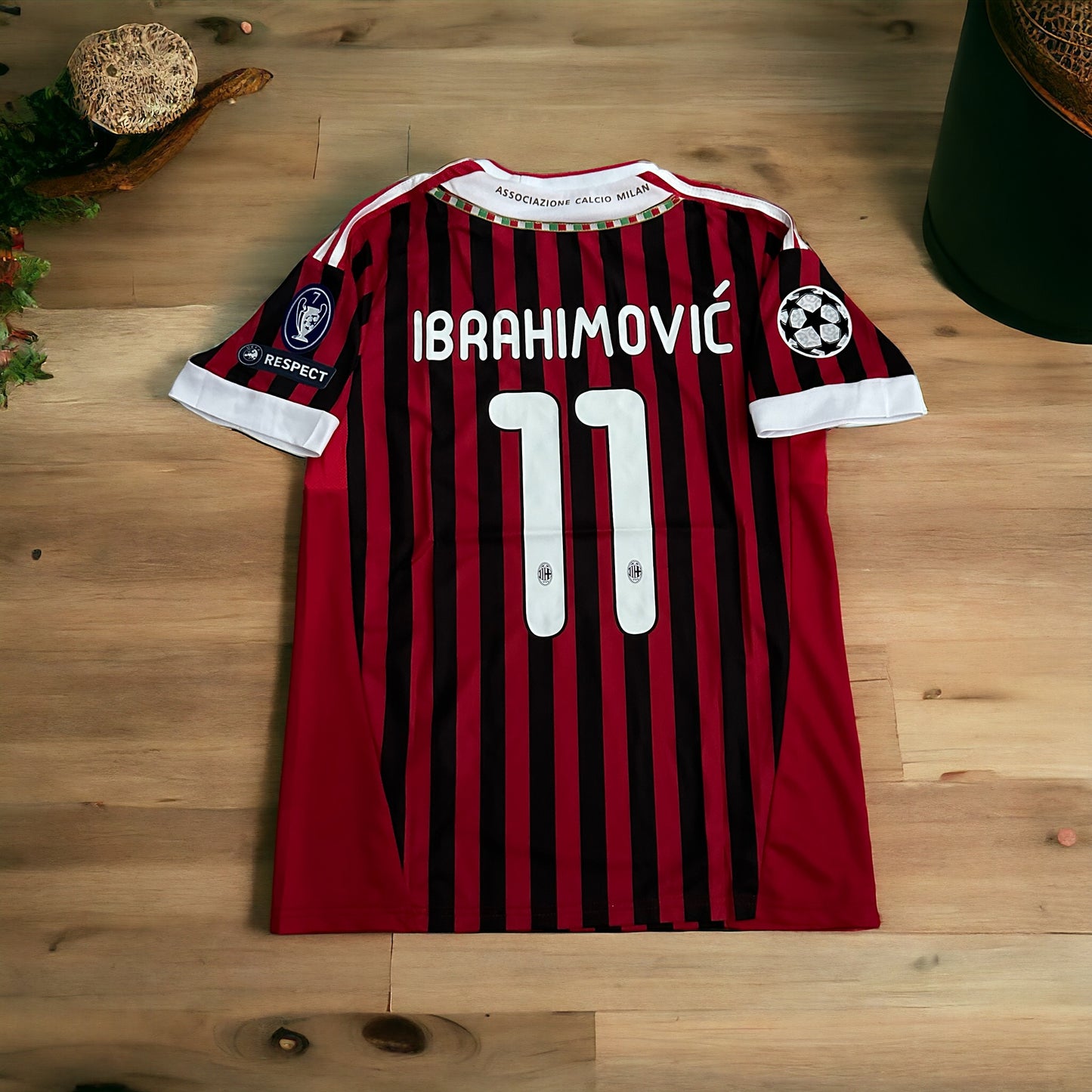 Soccer Jersey Zlatan Ibrahimovic #11 Home Red Black Milan Shirt 10/11 Men Size