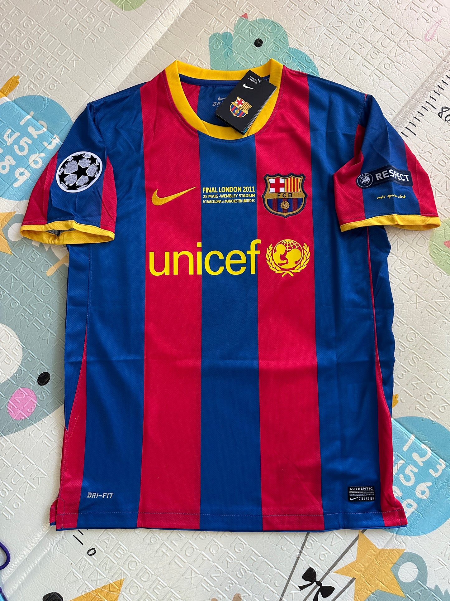 Barcelona 2011 Retro Soccer Jersey Messi #10 Final Champions Red Blue Shirt