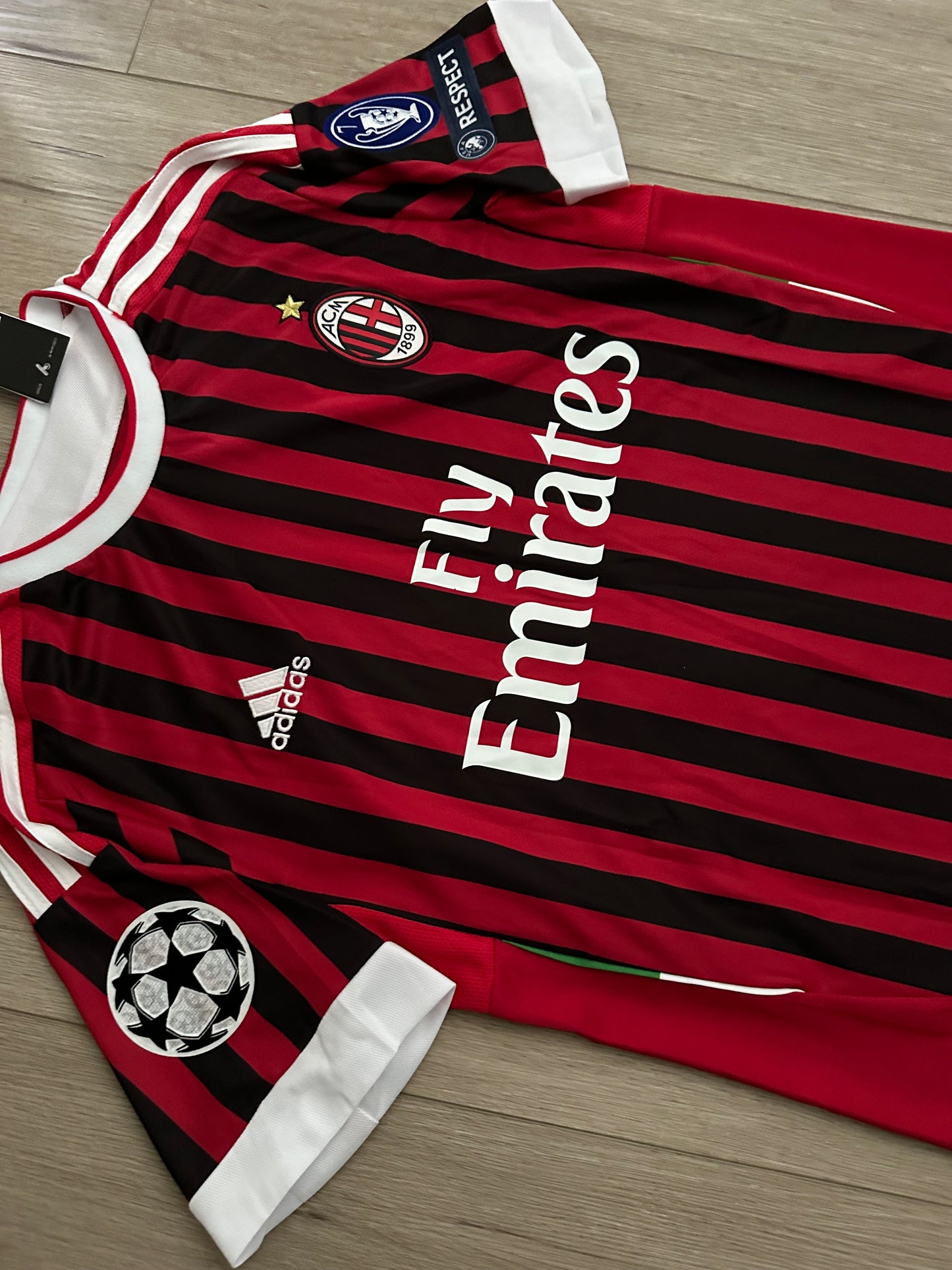 Soccer Jersey Zlatan Ibrahimovic #11 Home Red Black Milan Shirt 10/11 Men Size