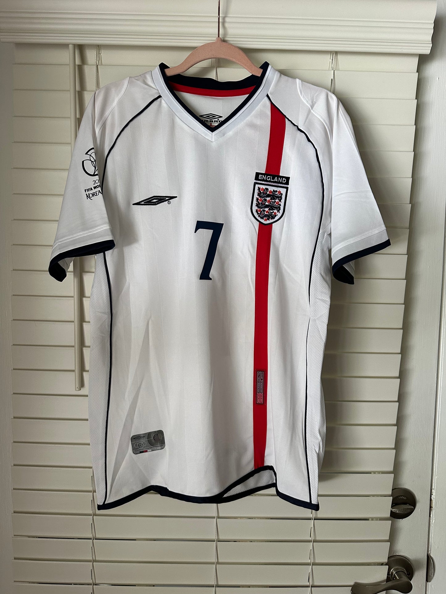 England David Beckham #7 Retro Soccer Jersey Home White FWC 2002 Men Size Shirt