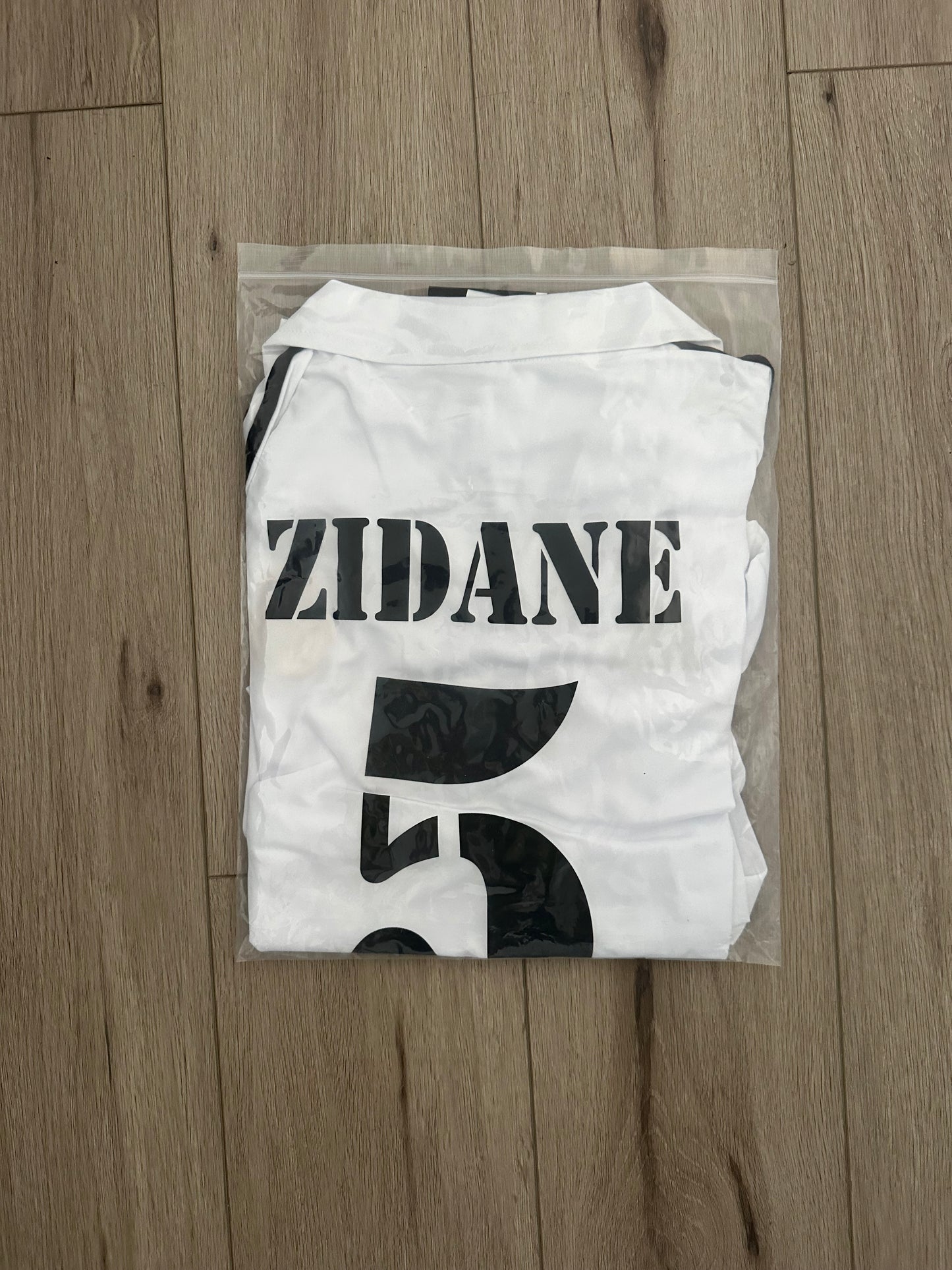 Real Madrid RETRO Soccer Jersey Final UCL 2002 Zidane 5 Home White Long Sleeves
