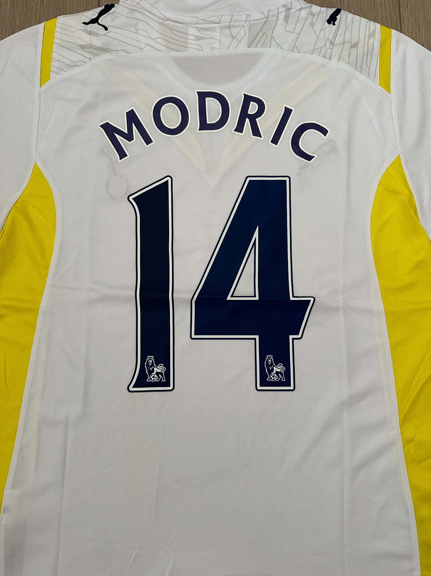 Tottenham Spurs Luka Modric #14 Retro Jersey 2009/10 Home White shirt Men Size