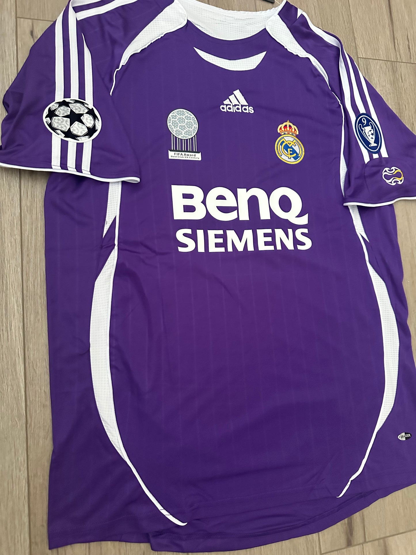 Real Madrid Guti #14 Retro Soccer Jersey 2006 Champions Purple Large shirt