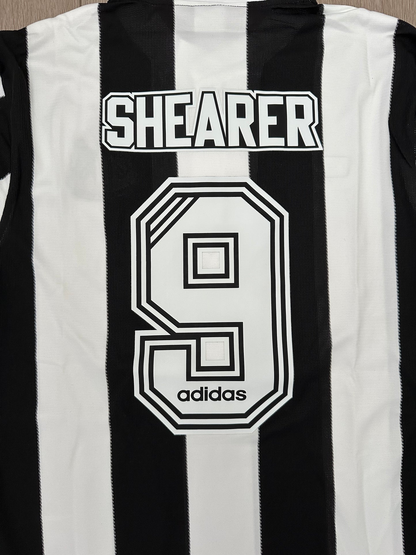 Newcastle Retro 95/97 Alan Shearer #9 Soccer Shirt Long Sleeves Men Black White