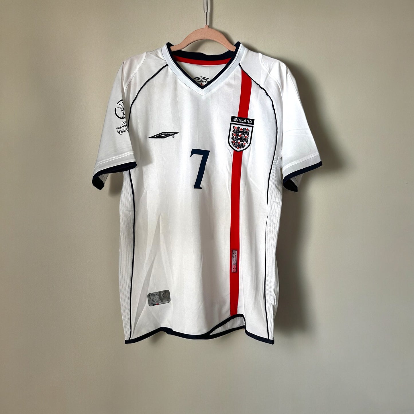 England David Beckham #7 Retro Soccer Jersey Home White FWC 2002 Men Size Shirt