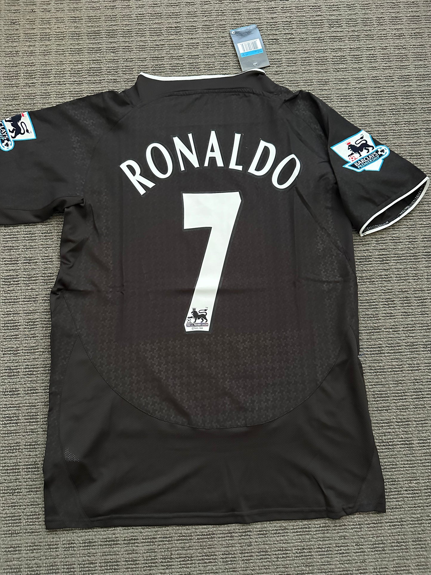 Manchester United Retro Cristiano Ronaldo #7 Soccer Jersey Black Away 03/04 Men
