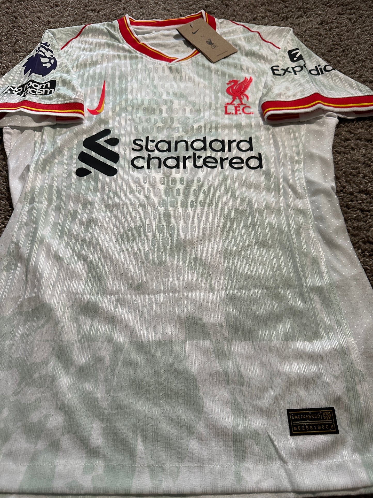 Liverpool Mohamed Salah #11 Away White Soccer Jersey 24/25 Men Shirt Size Football