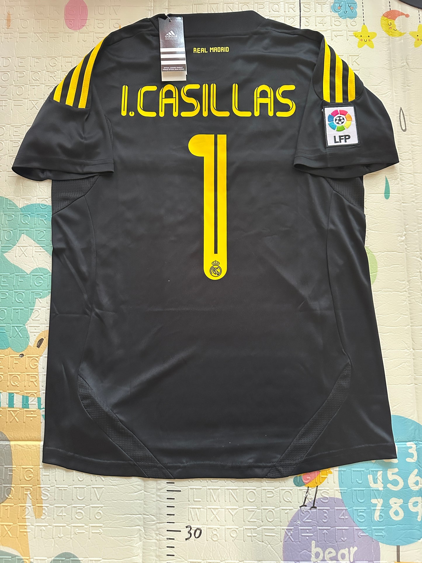 Real Madrid Retro Soccer Jersey Iker Casillas #1 2011/12 Away Black Men Size