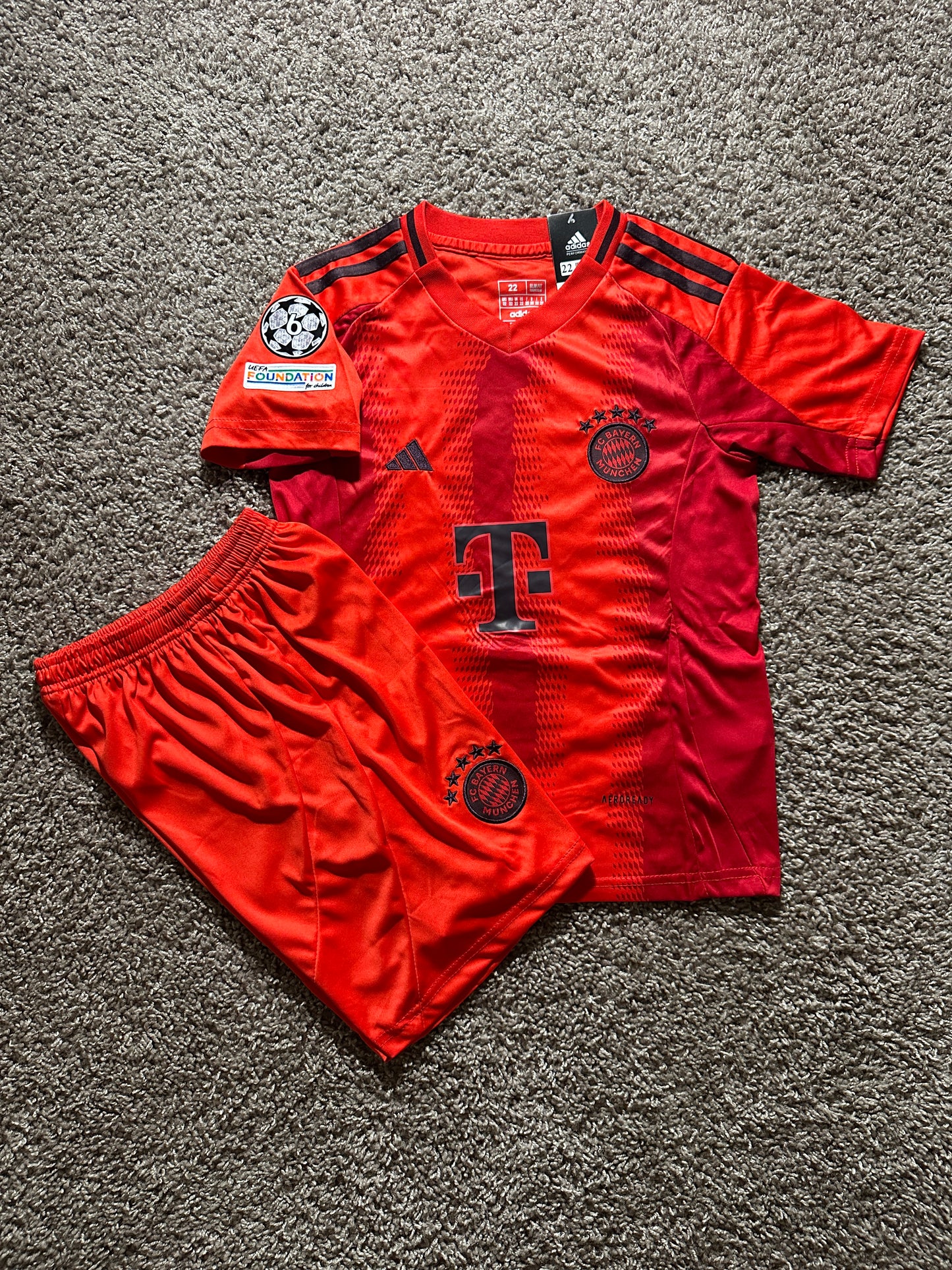 Bayern Munich Kane Kit Jersey and Shorts For Kids Home Red