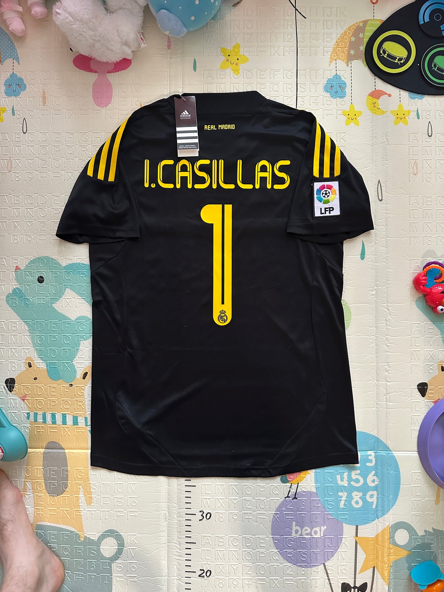 Real Madrid Retro Soccer Jersey Iker Casillas #1 2011/12 Away Black Men Size