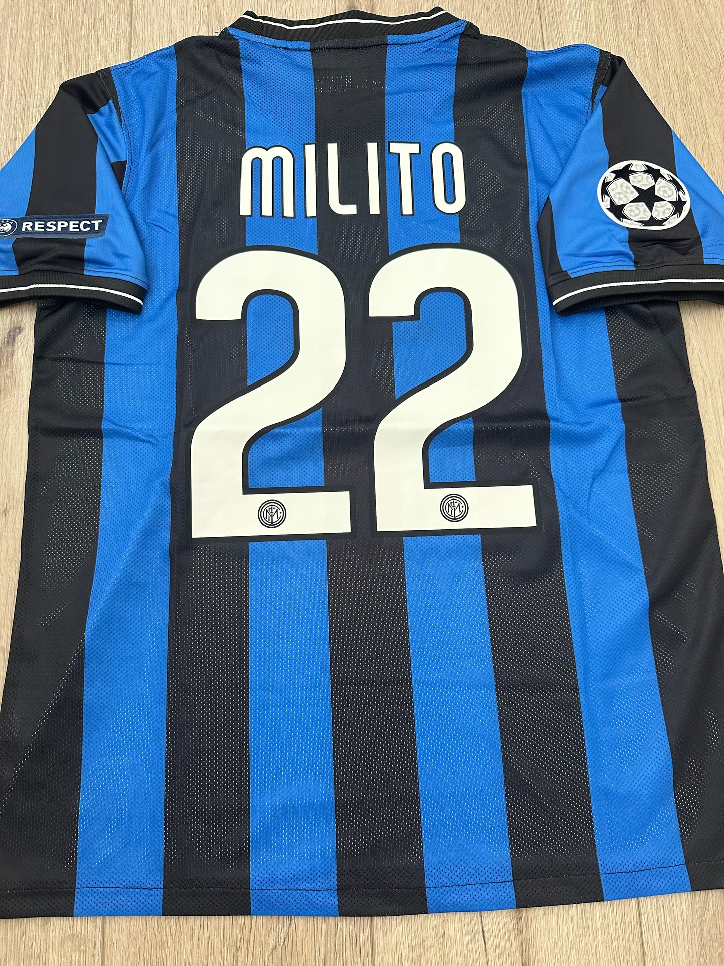 Inter Milan 09/10 Final UCL Diego Milito #22 Home Nerazzurr Retro Soccer Jersey