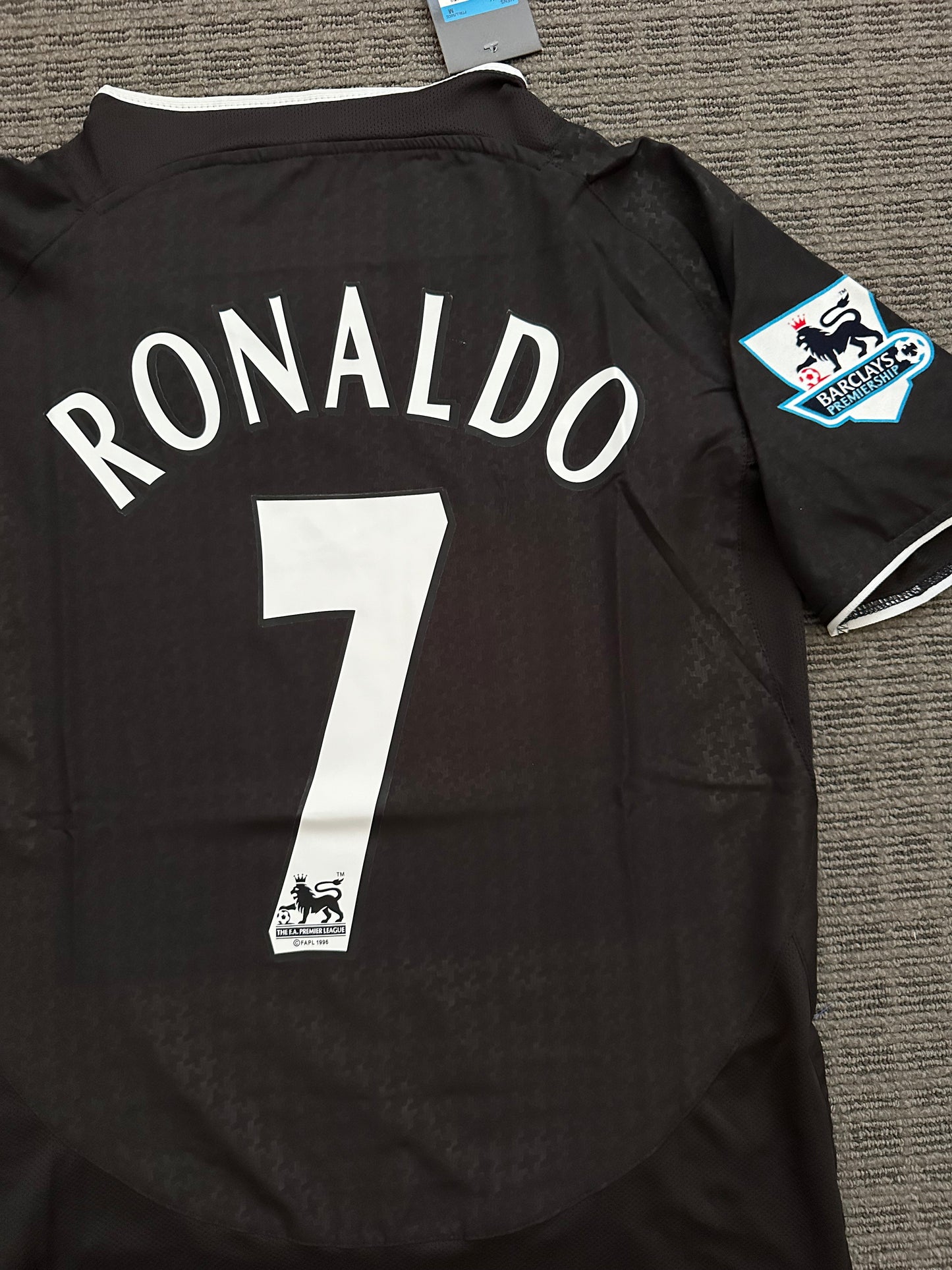 Manchester United Retro Cristiano Ronaldo #7 Soccer Jersey Black Away 03/04 Men