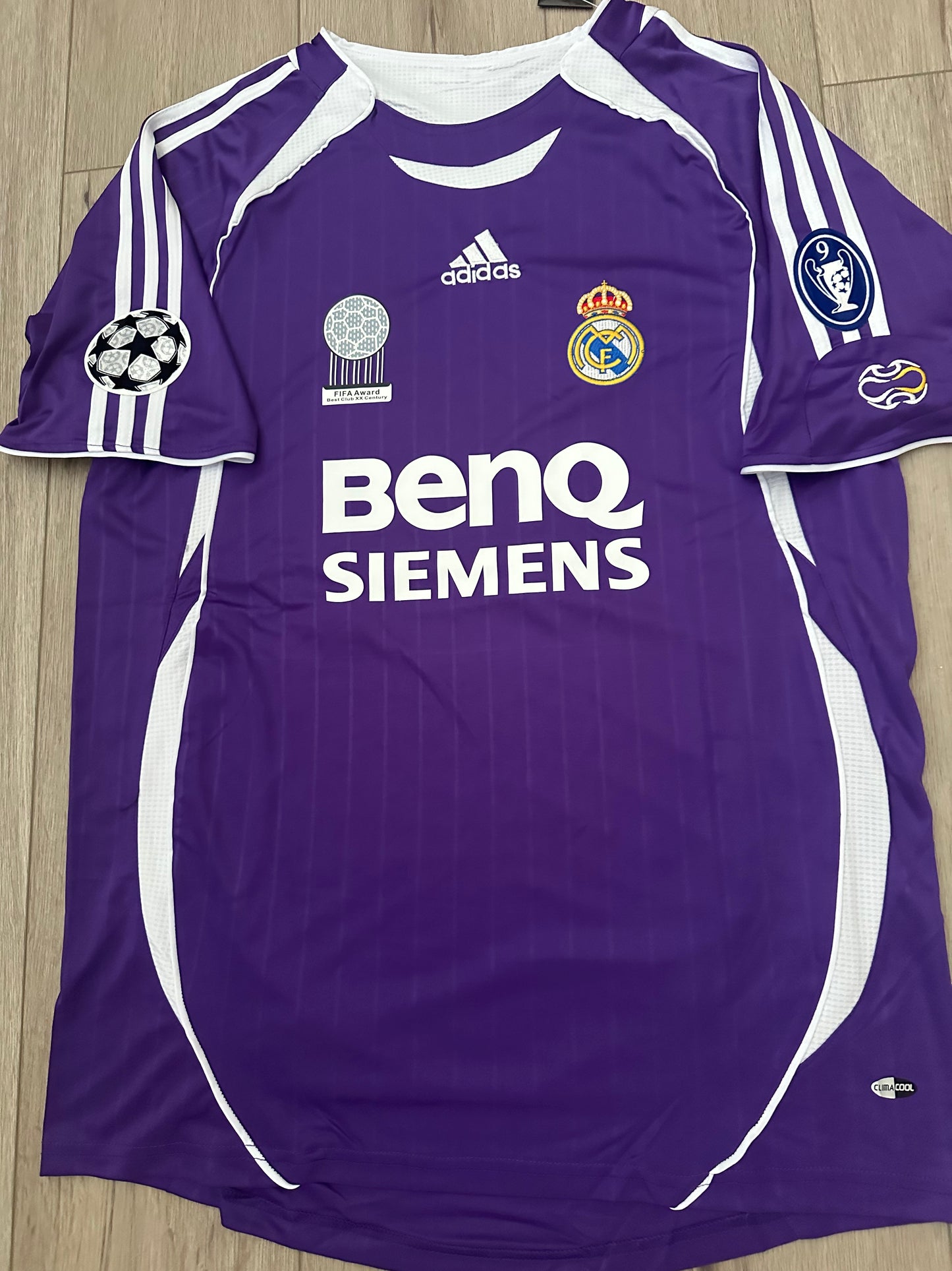 Real Madrid Guti #14 Retro Soccer Jersey 2006 Champions Purple Large shirt