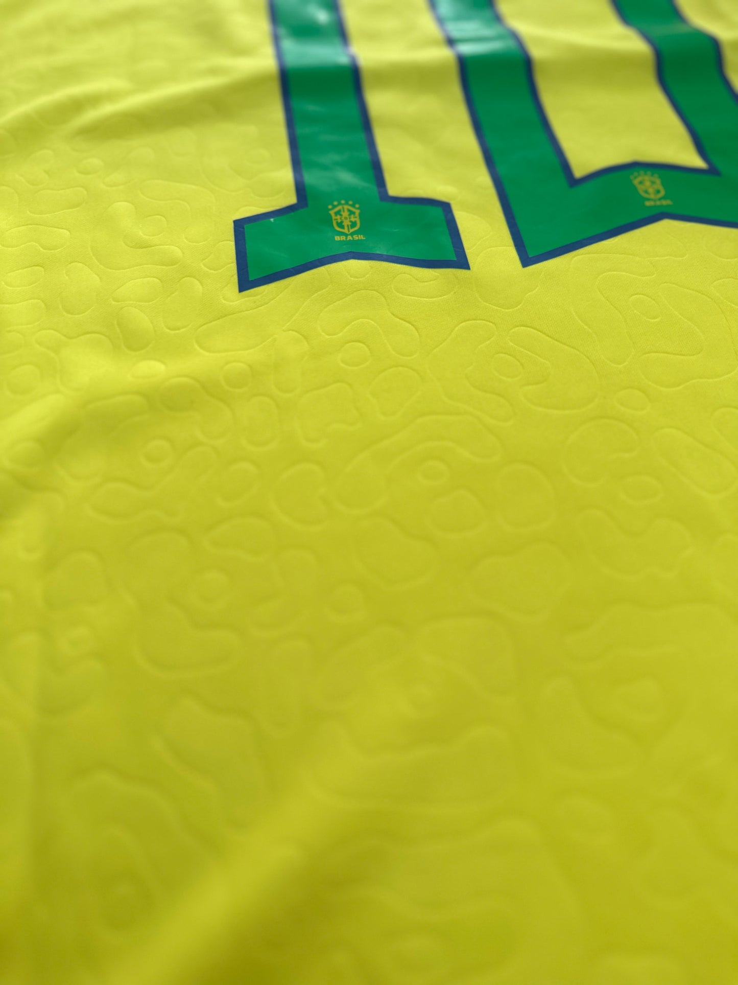 Brazil Neymar Jr Soccer Jersey Yellow #10 Men’s Size Regular 2023