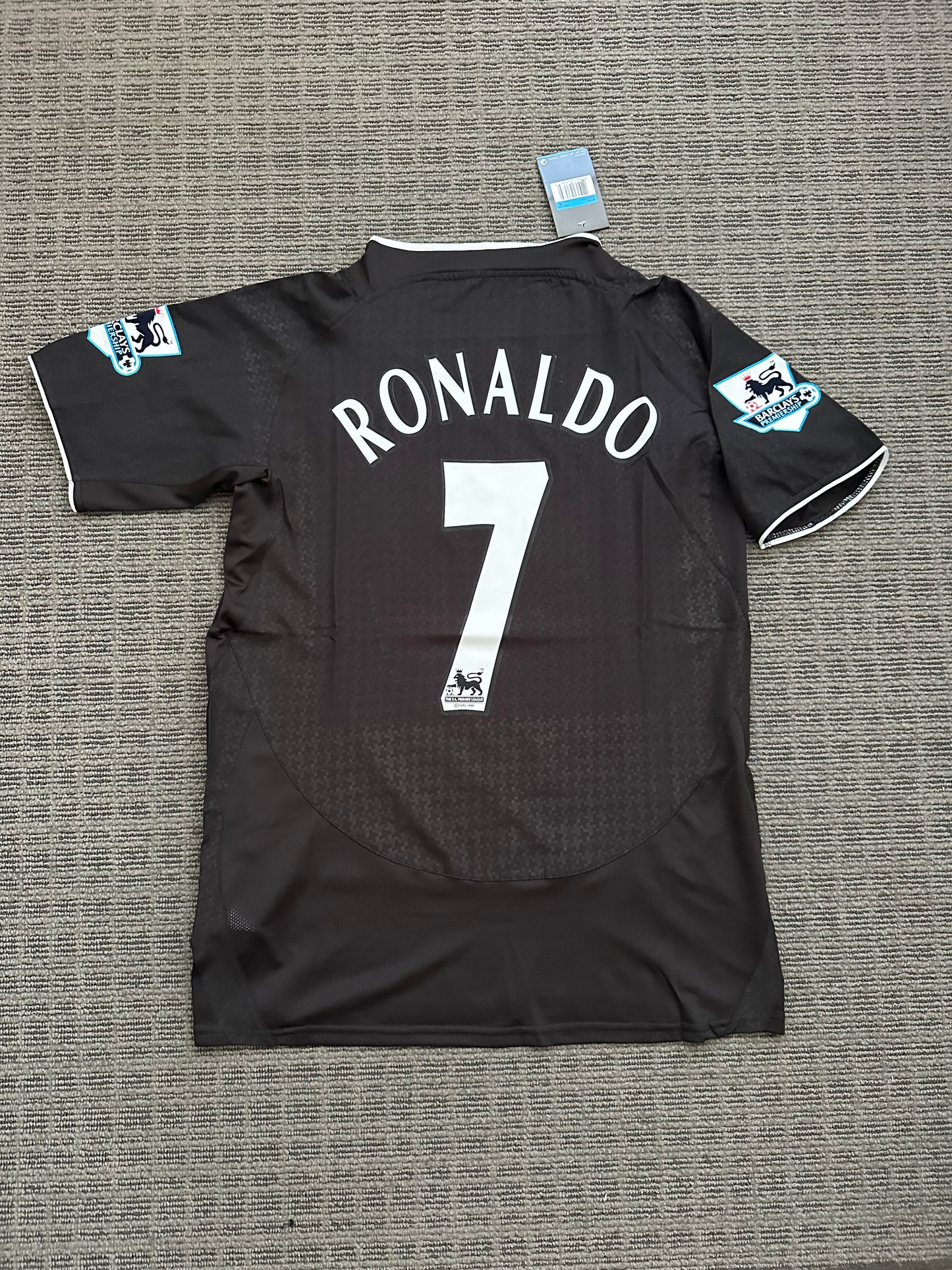 Manchester United Retro Cristiano Ronaldo #7 Soccer Jersey Black Away 03/04 Men