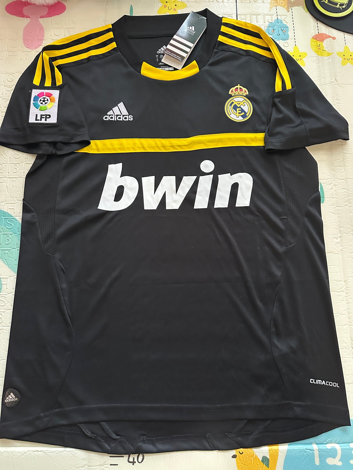 Real Madrid Retro Soccer Jersey Iker Casillas #1 2011/12 Away Black Men Size
