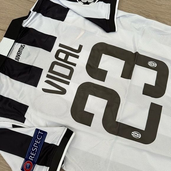 Juventus Arturo Vidal #23 Retro Soccer Jersey 2014/15 Home Black White Men Size