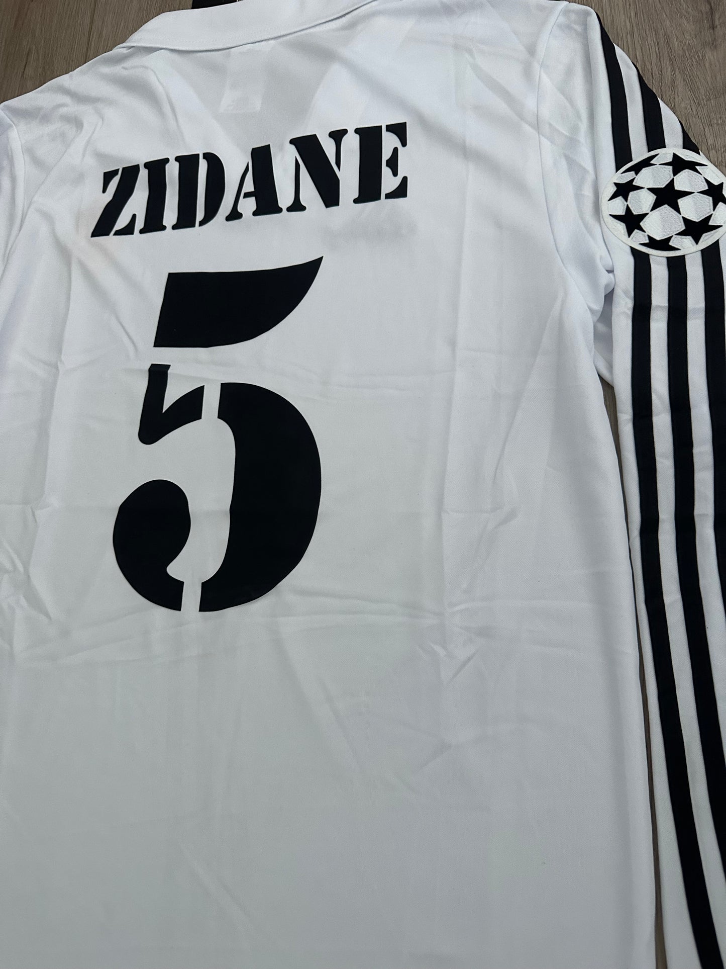 Real Madrid RETRO Soccer Jersey Final UCL 2002 Zidane 5 Home White Long Sleeves