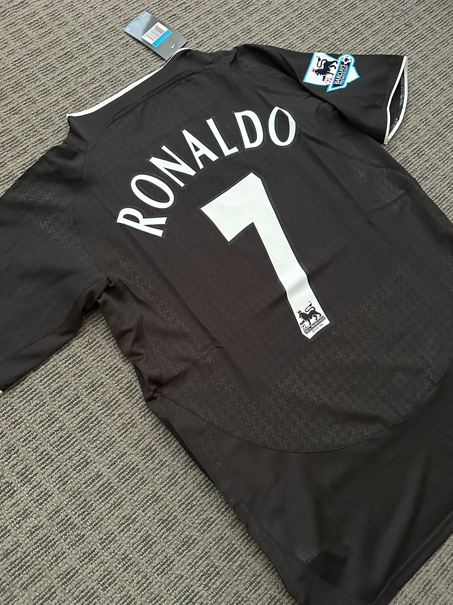 Manchester United Retro Cristiano Ronaldo #7 Soccer Jersey Black Away 03/04 Men