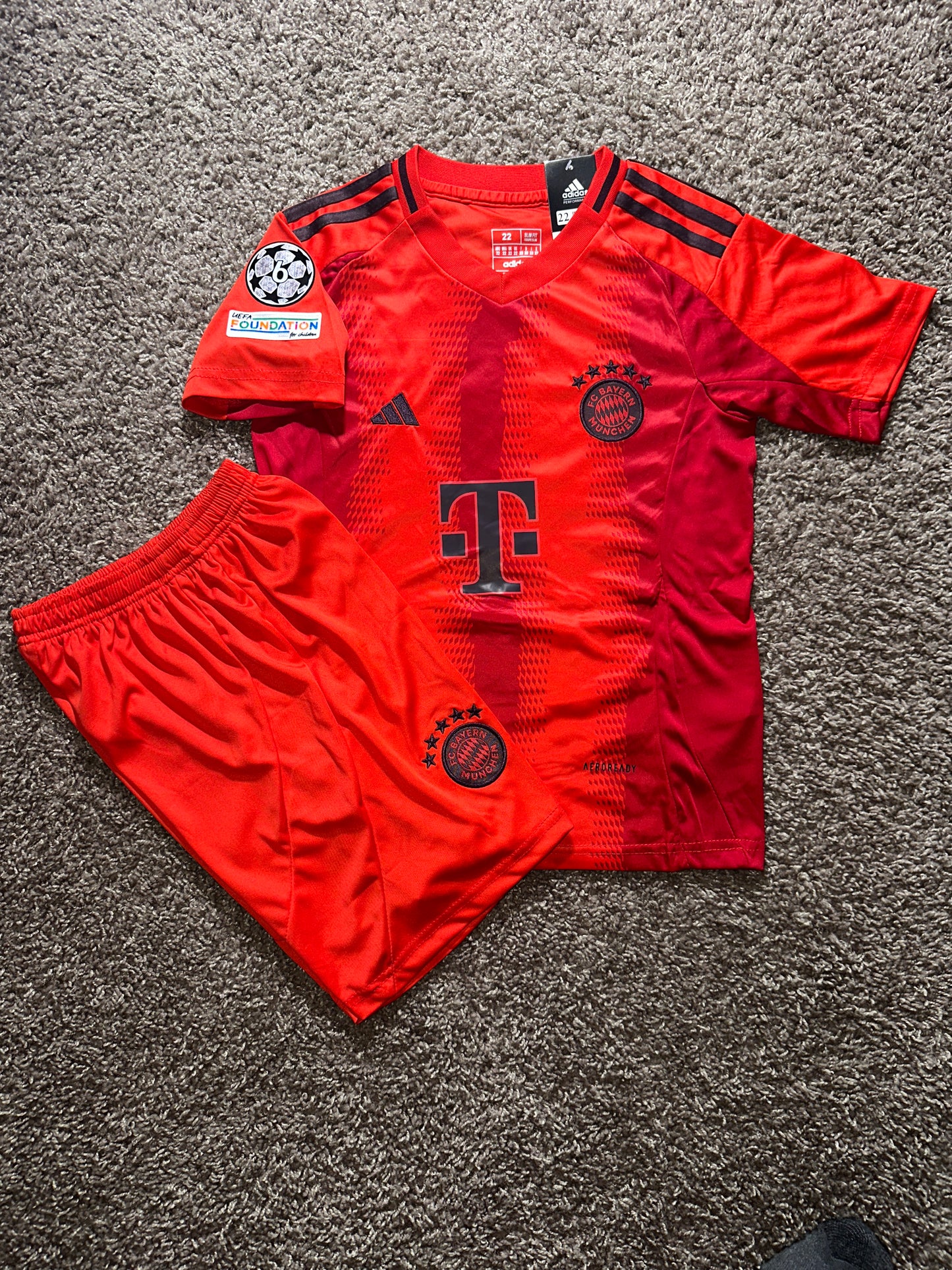 Bayern Munich Kane Kit Jersey and Shorts For Kids Home Red
