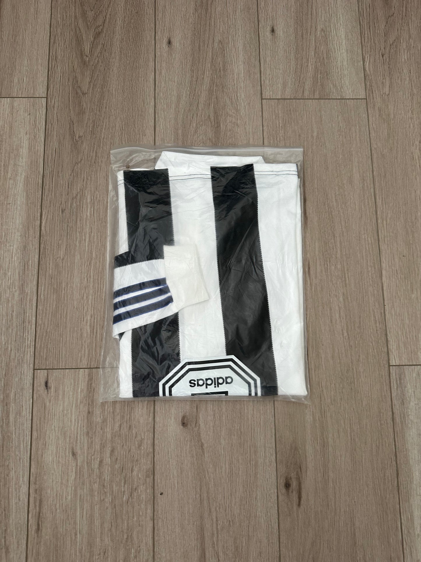Newcastle Retro 95/97 Alan Shearer #9 Soccer Shirt Long Sleeves Men Black White