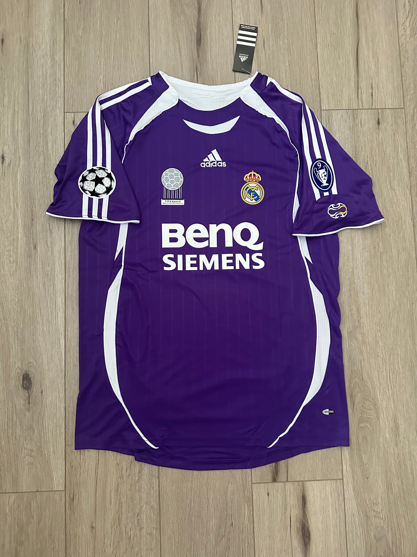 Real Madrid Guti #14 Retro Soccer Jersey 2006 Champions Purple Large shirt