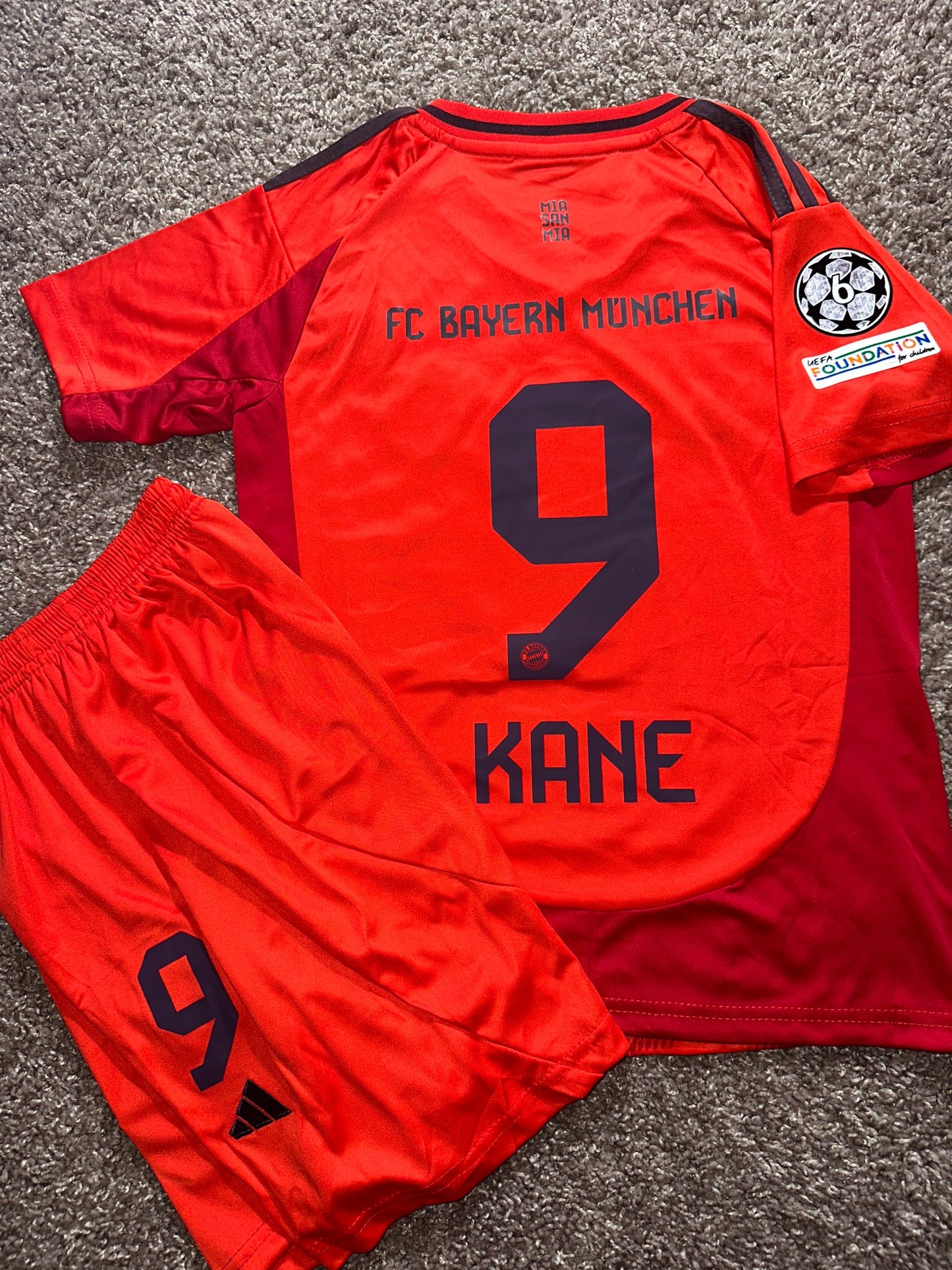 Bayern Munich Kane Kit Jersey and Shorts For Kids Home Red