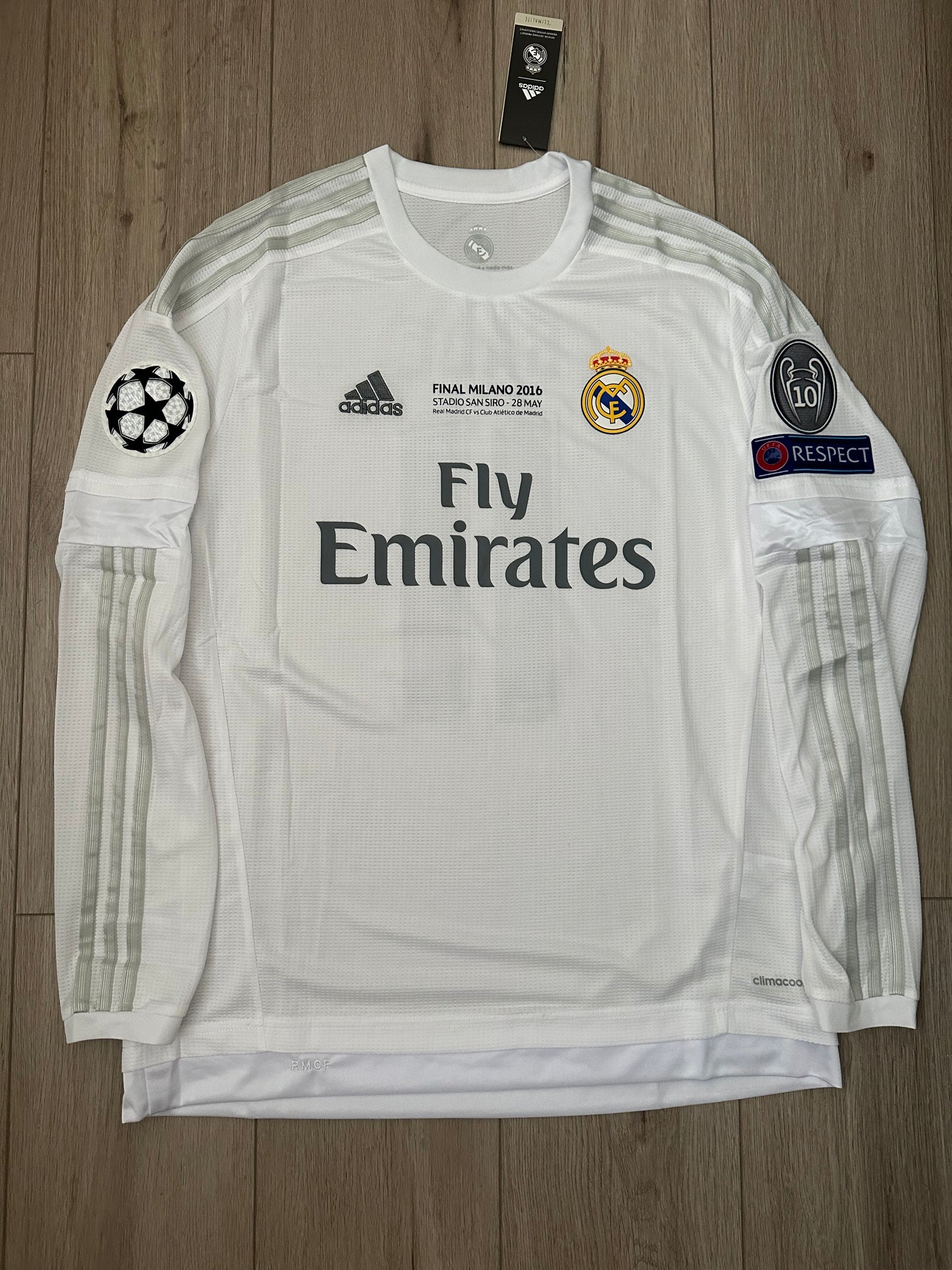 Real Madrid Gareth Bale #11 2016 Final Home Retro Soccer Jersey Long Sleeves Men