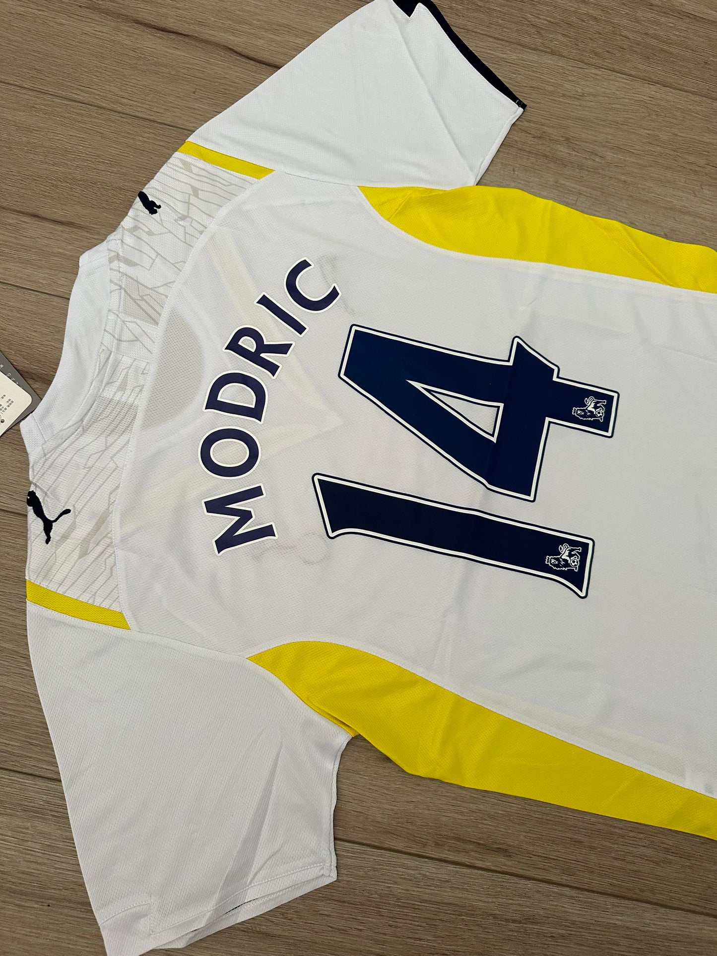 Tottenham Spurs Luka Modric #14 Retro Jersey 2009/10 Home White shirt Men Size