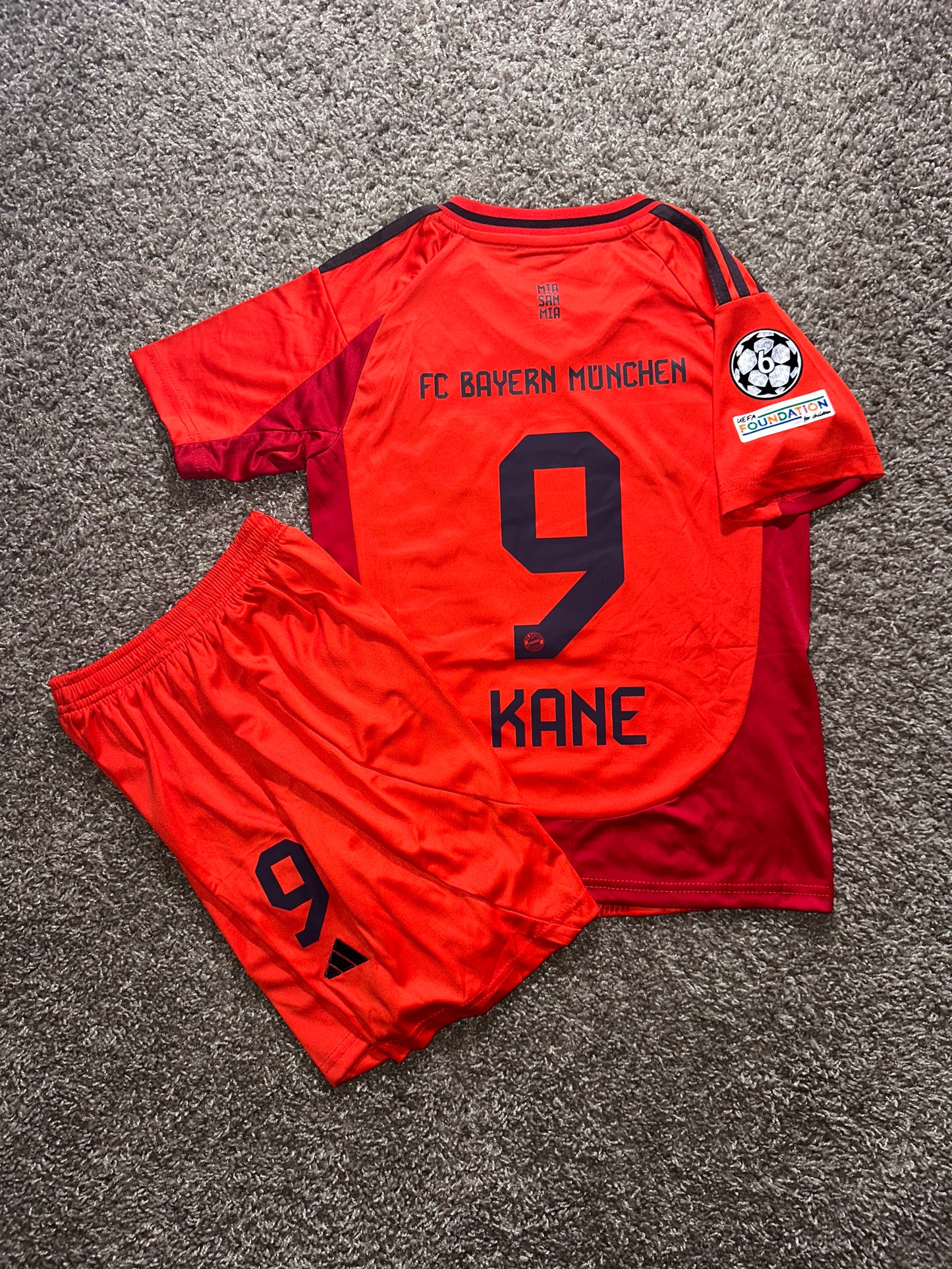 Bayern Munich Kane Kit Jersey and Shorts For Kids Home Red