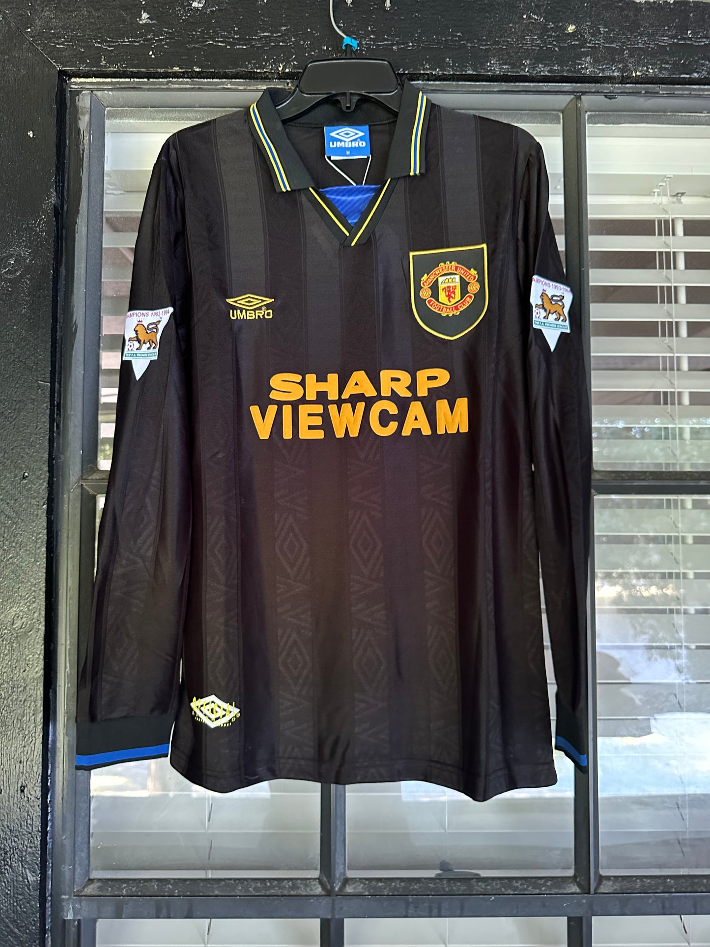 Manchester United Eric Cantona #7 Away Black Retro Soccer Jersey 93/95 Men Size