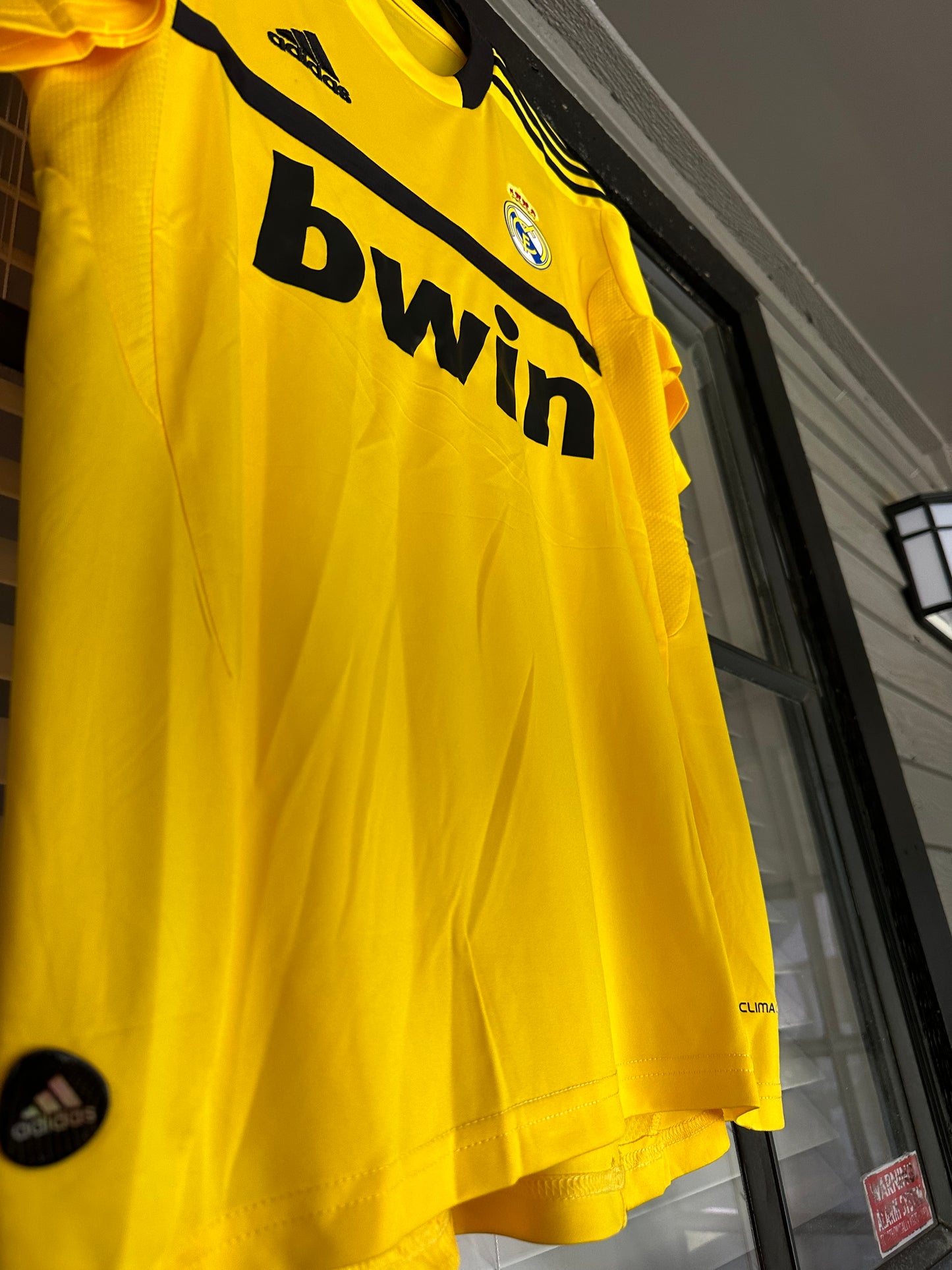 Real Madrid Iker Casillas #1 Retro Soccer Jersey Home Yellow 11/12 Men Size