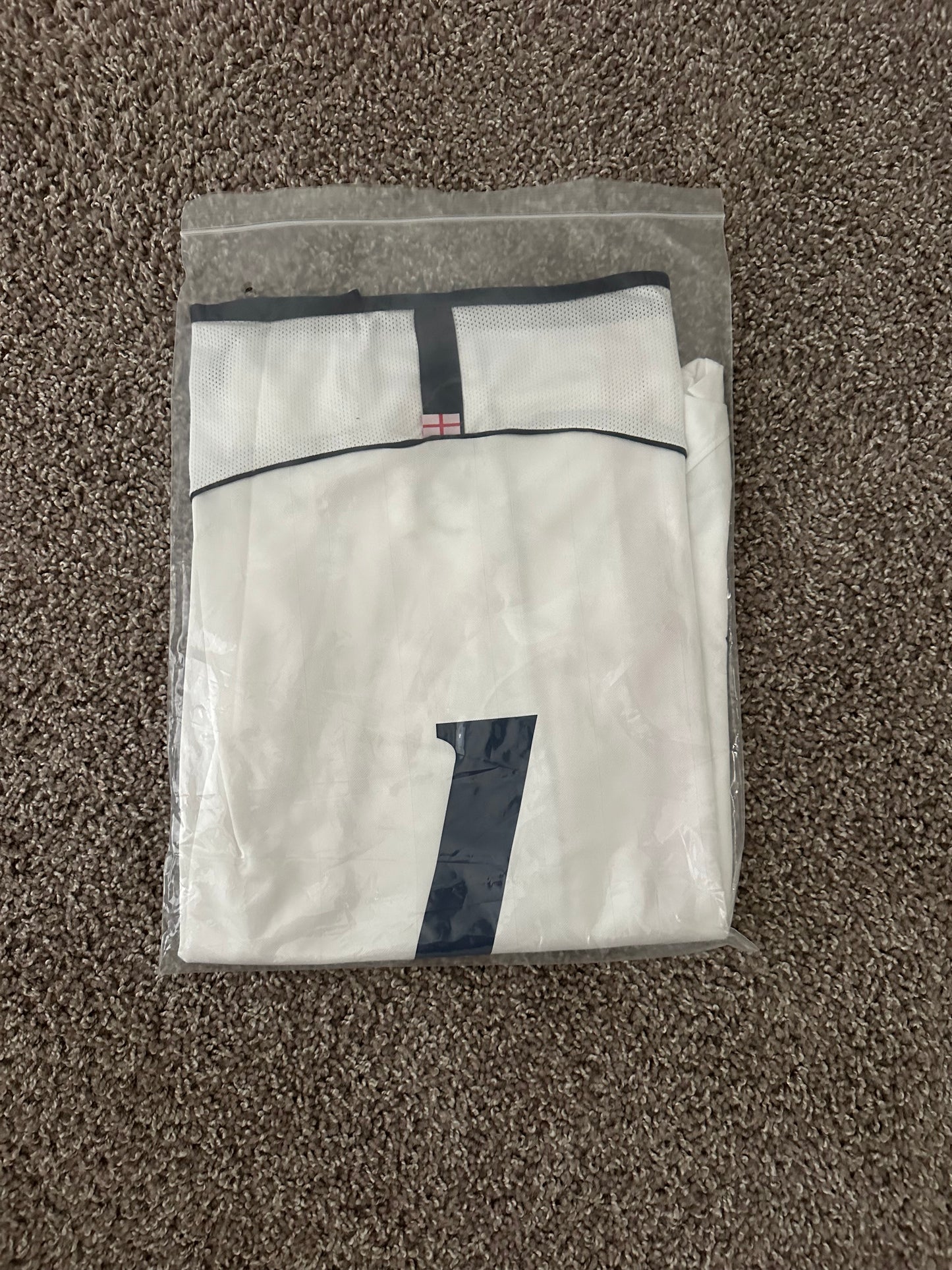 England David Beckham #7 Retro Soccer Jersey Home White FWC 2002 Men Size Shirt