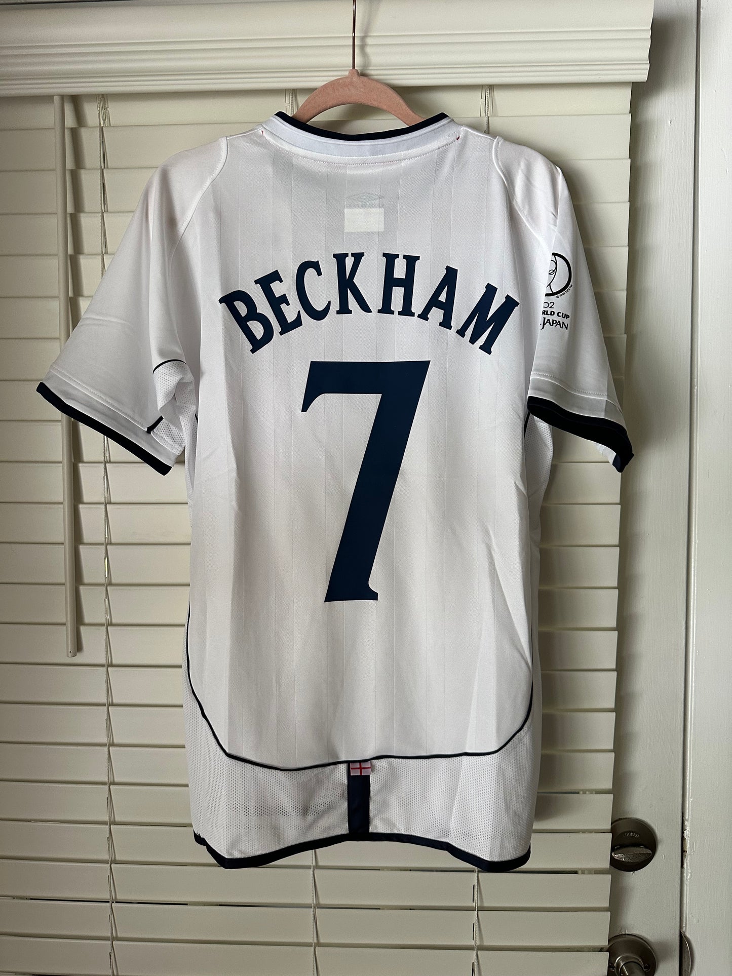 England David Beckham #7 Retro Soccer Jersey Home White FWC 2002 Men Size Shirt