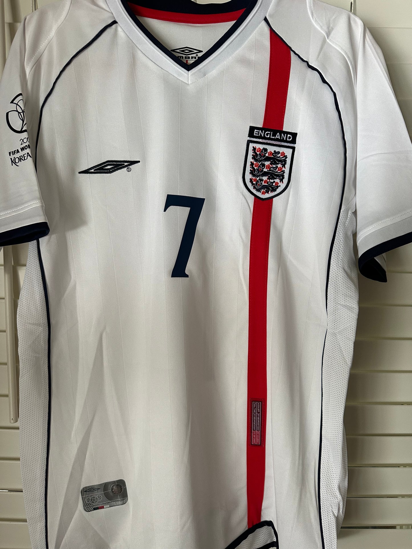 England David Beckham #7 Retro Soccer Jersey Home White FWC 2002 Men Size Shirt