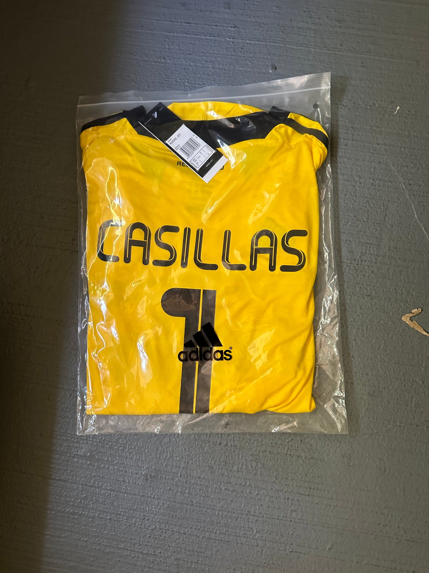 Real Madrid Iker Casillas #1 Retro Soccer Jersey Home Yellow 11/12 Men Size