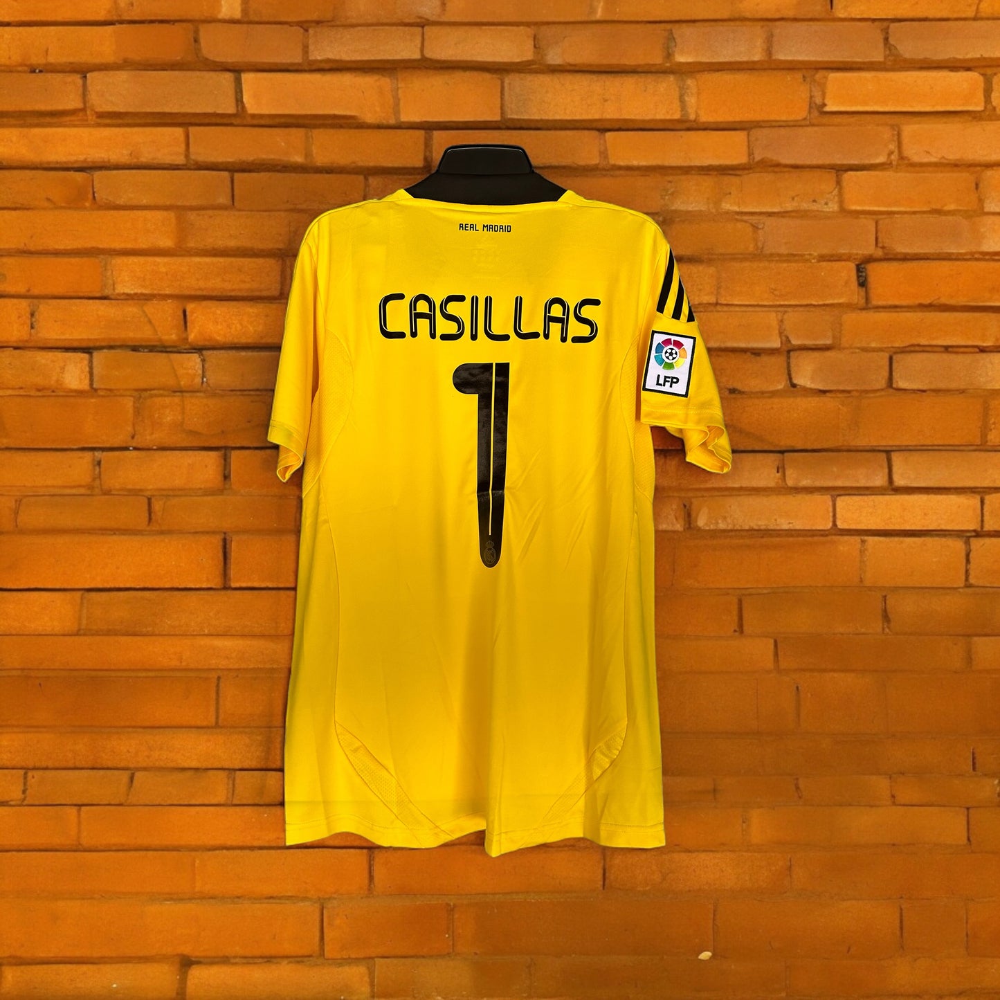 Real Madrid Iker Casillas #1 Retro Soccer Jersey Home Yellow 11/12 Men Size