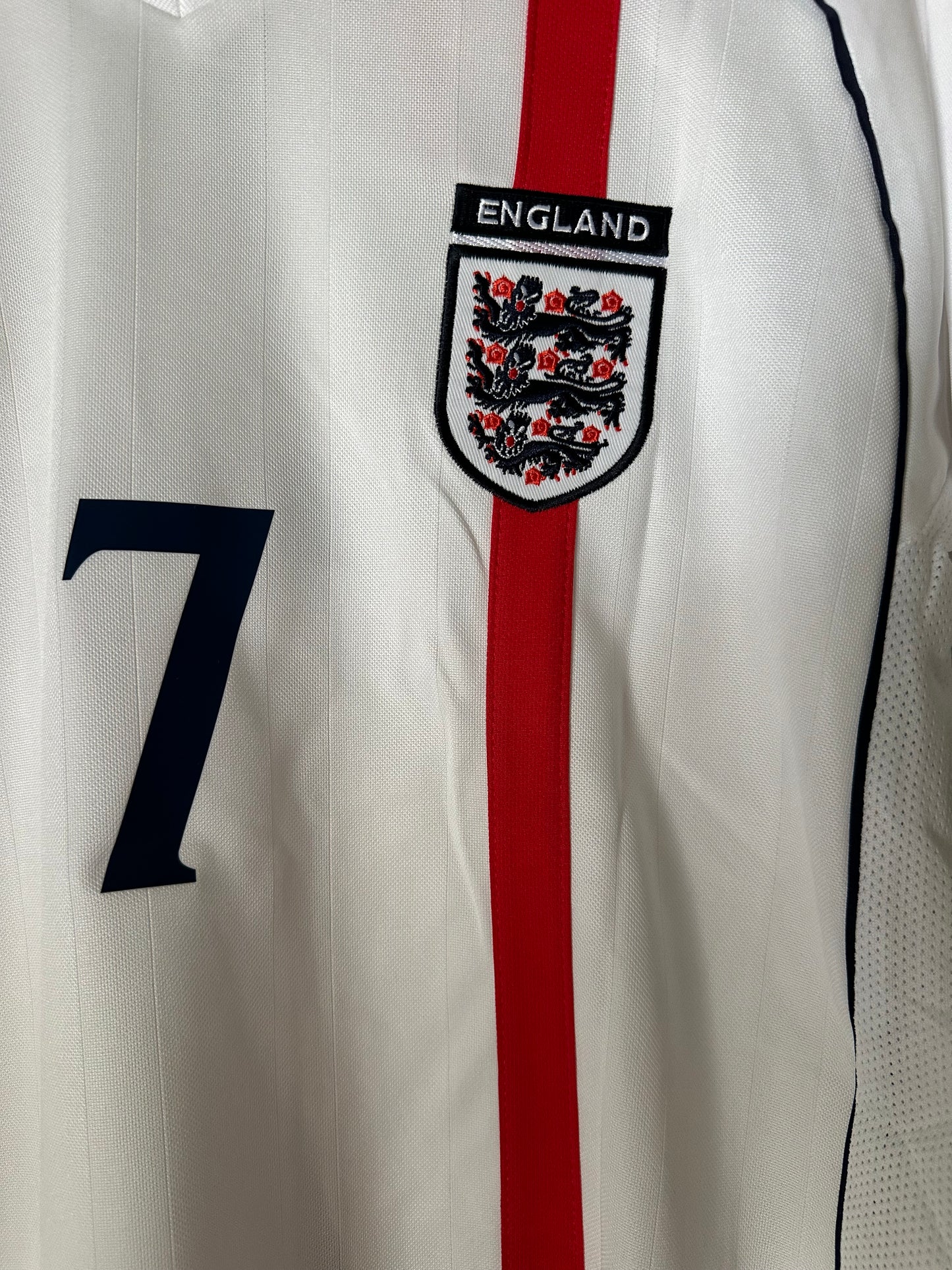 England David Beckham #7 Retro Soccer Jersey Home White FWC 2002 Men Size Shirt