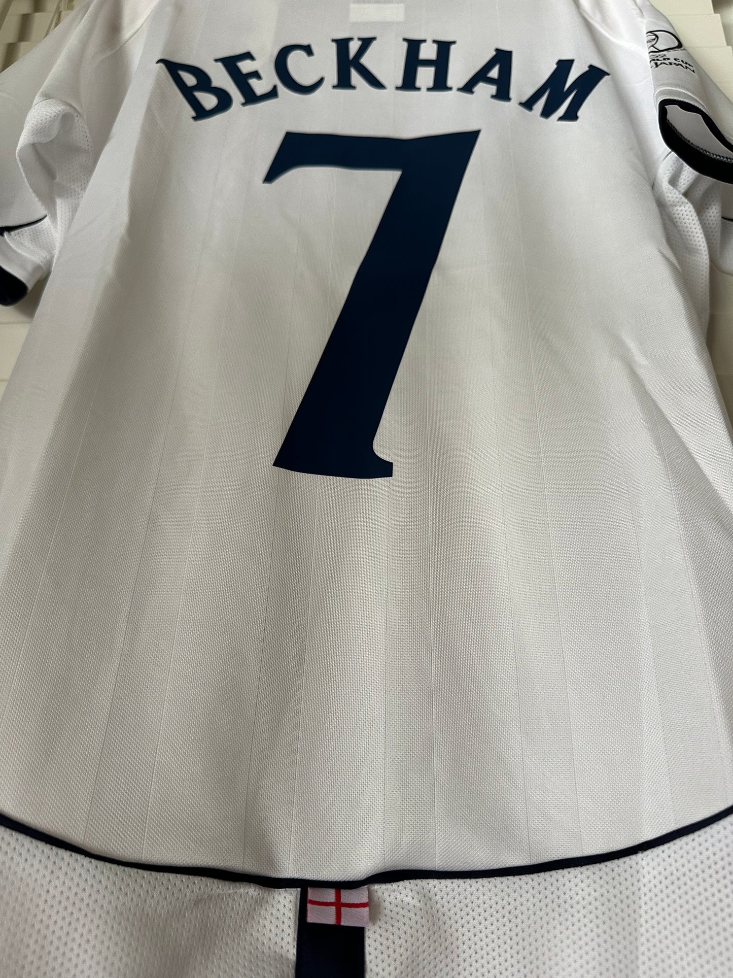 England David Beckham #7 Retro Soccer Jersey Home White FWC 2002 Men Size Shirt