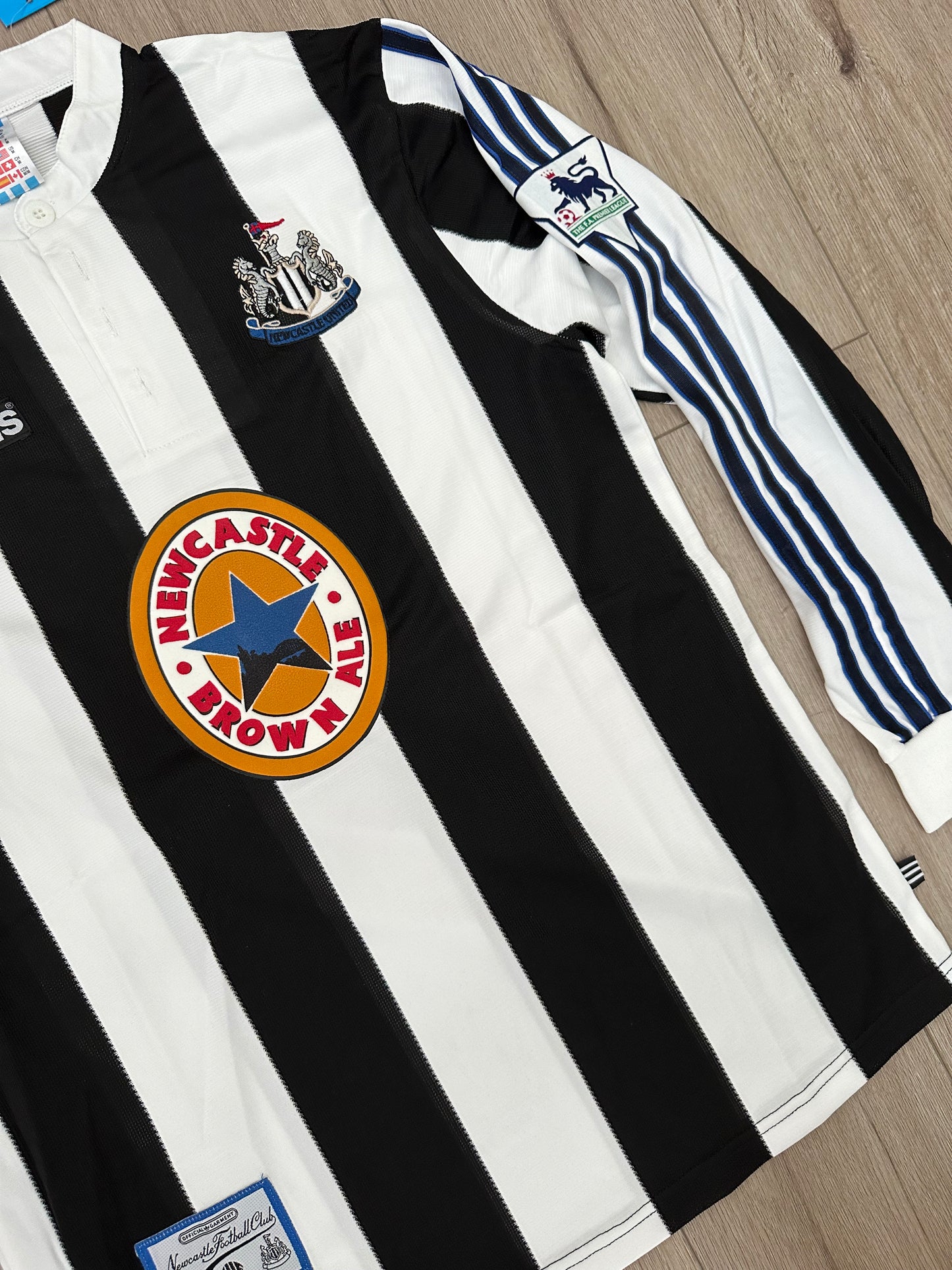 Newcastle Retro 95/97 Alan Shearer #9 Soccer Shirt Long Sleeves Men Black White