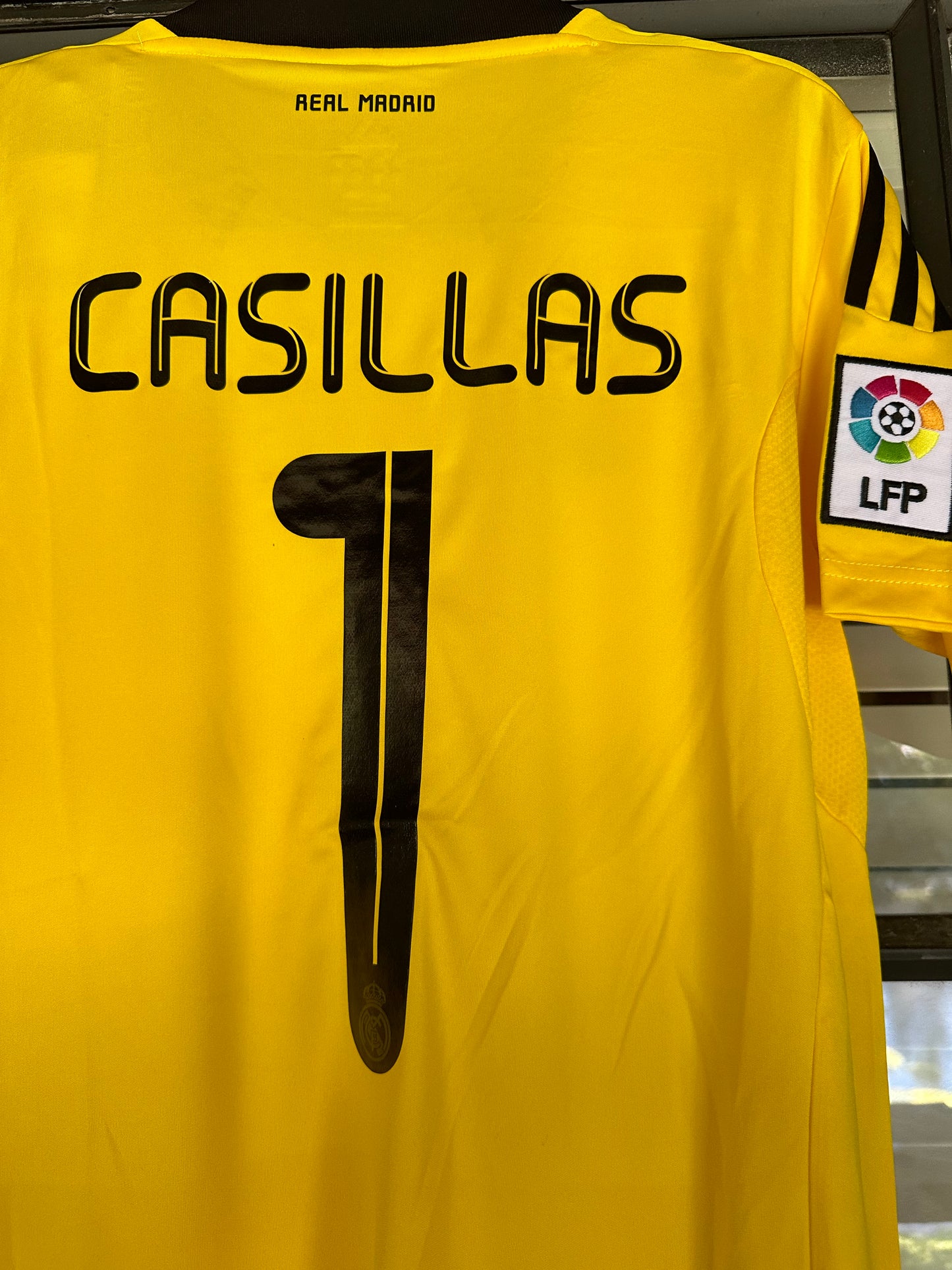 Real Madrid Iker Casillas #1 Retro Soccer Jersey Home Yellow 11/12 Men Size