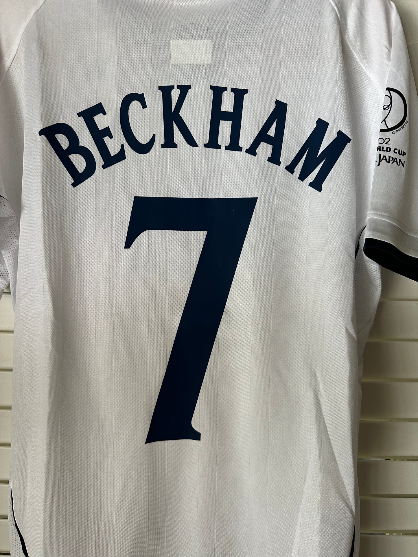 England David Beckham #7 Retro Soccer Jersey Home White FWC 2002 Men Size Shirt