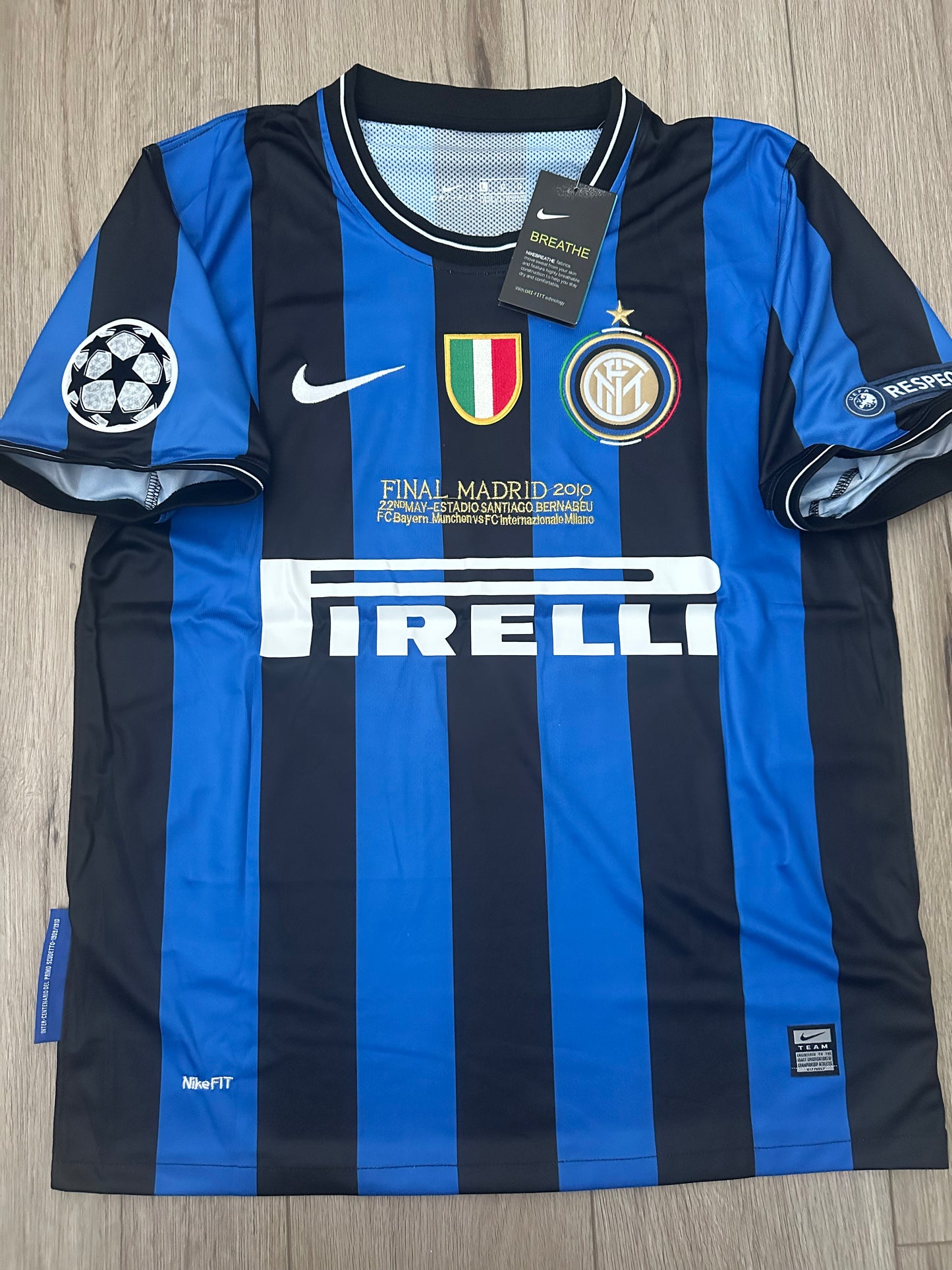 Inter Milan 09/10 Final UCL Diego Milito #22 Home Nerazzurr Retro Soccer Jersey