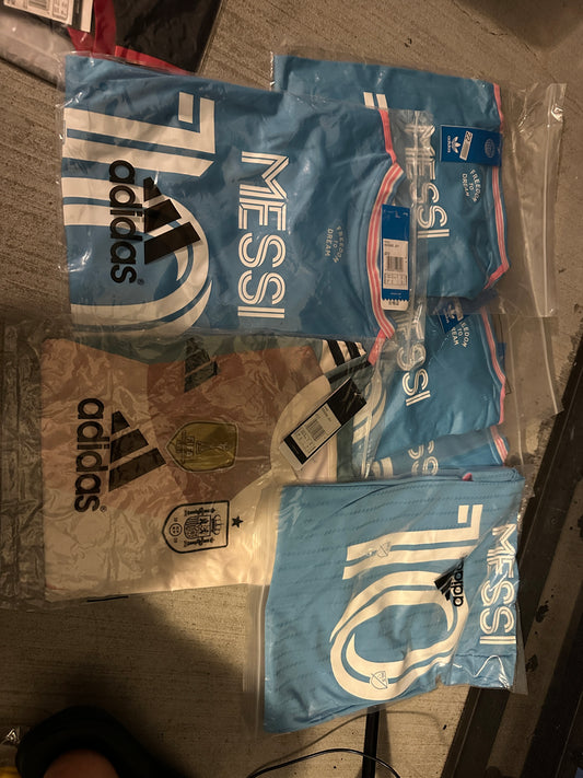 Bundle 5 Jerseys + 1 pending