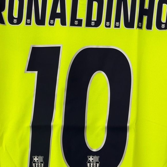 Barcelona Ronaldinho #10 Retro Soccer Jersey Away Yellow 05/06 UCL Men Size Team