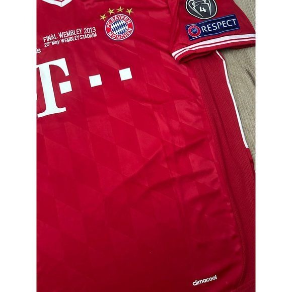 Bayern Munich Thomas Muller Red #25 Soccer Jersey Final 2013 UCL Men Regular